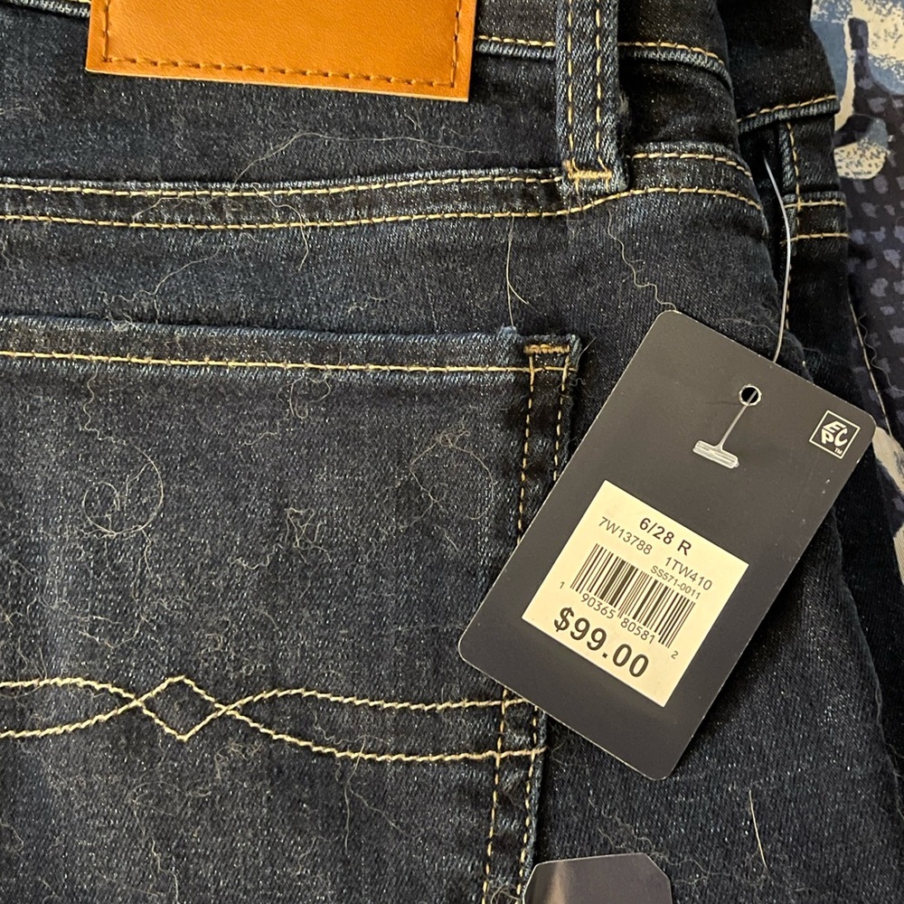 PRICE DROP!! NWT Lucky straight leg jeans. Never worn… too small. Slim fit.